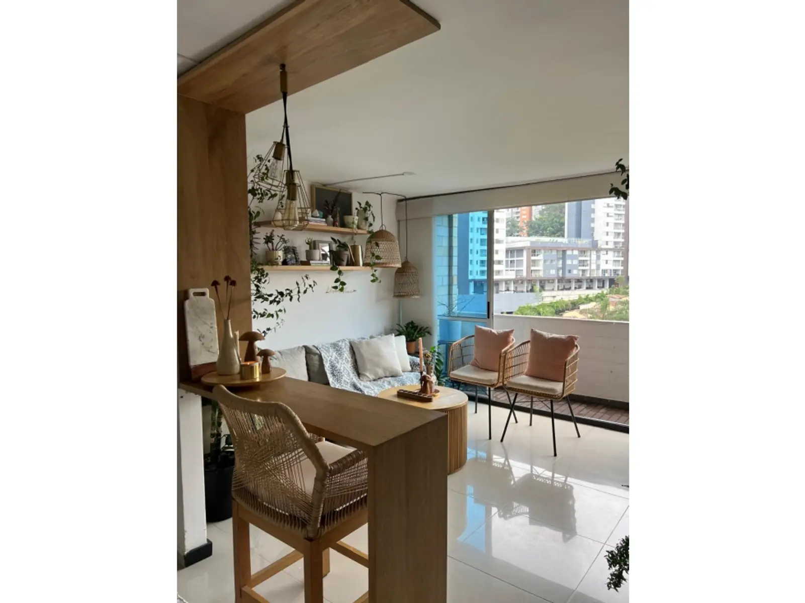 th.outside1200x1200.6a43e410a9f42_infocdn__gr89827220260630092006jpeg Apartamento en Arriendo en Señorial, Envigado