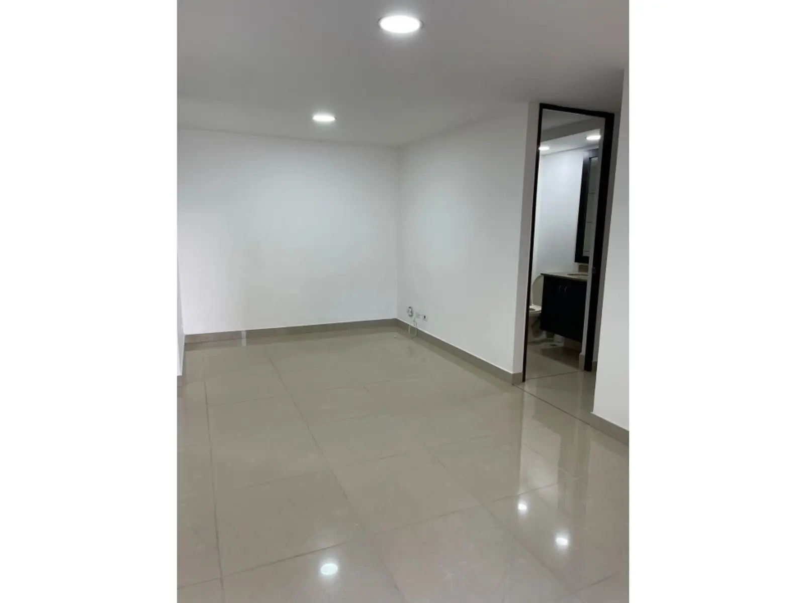 th.outside1200x1200.6a43e415a1e97_infocdn__gr89827720260630092323jpeg Apartamento en Arriendo en Señorial, Envigado
