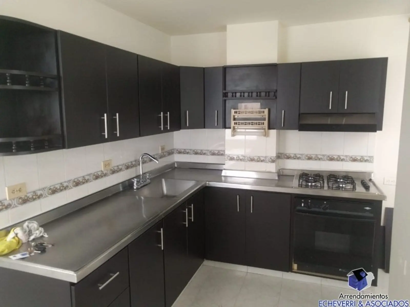 th.outside1200x1200.6a43e73b4fc39_infocdn__foto-31065-900771432-2260083776-ssjpg Apartamento en Arriendo en El trianon, Envigado
