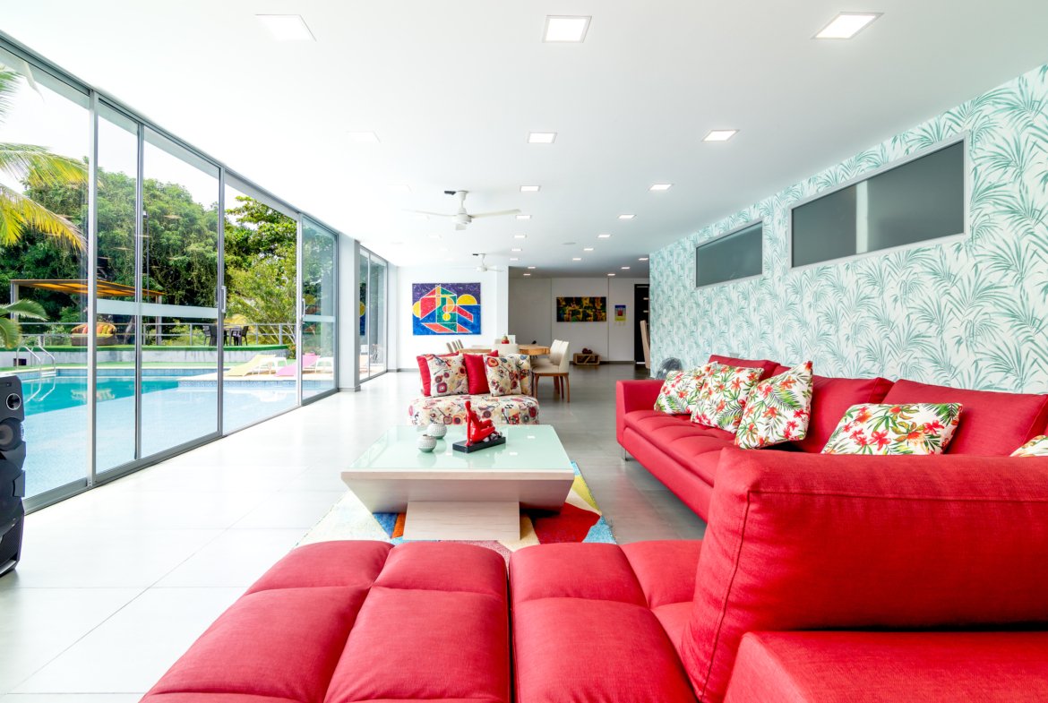 Finca en Venta en Melgar de 15.000 m² con Piscina, 4 Cabañas y Excelente Potencial Turístico