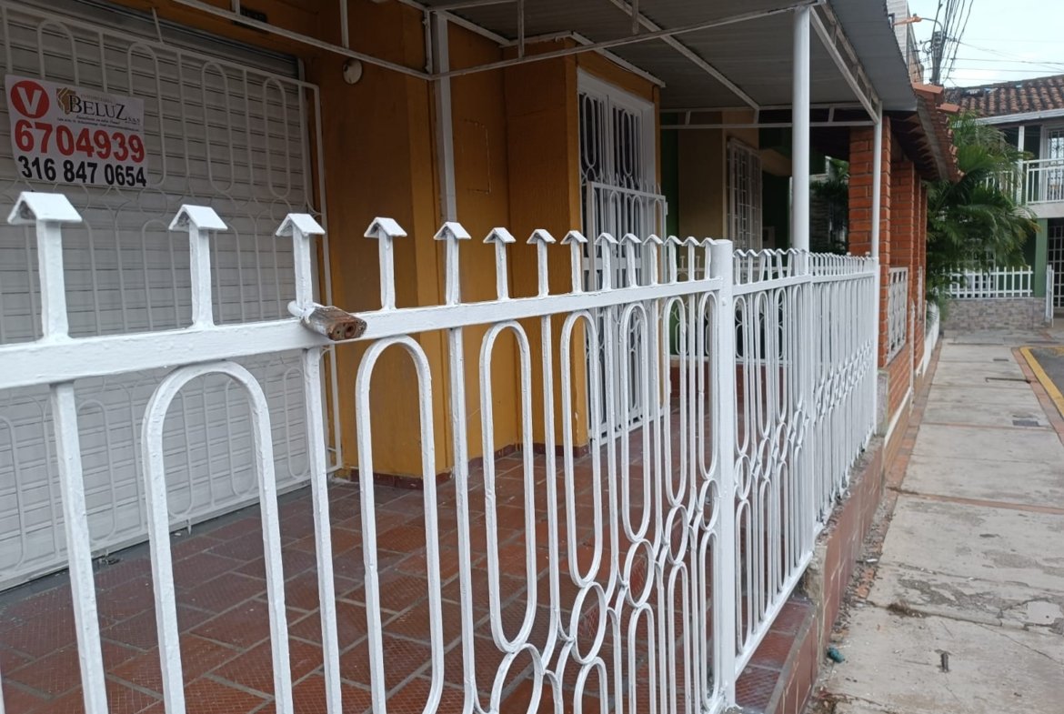 Venta de casa esquinera en Urbanización Castilla Real Uno, Girón