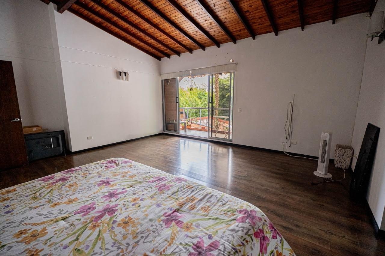 CASA EN VENTA EN COLINAS DE SAN REMO SABANETA