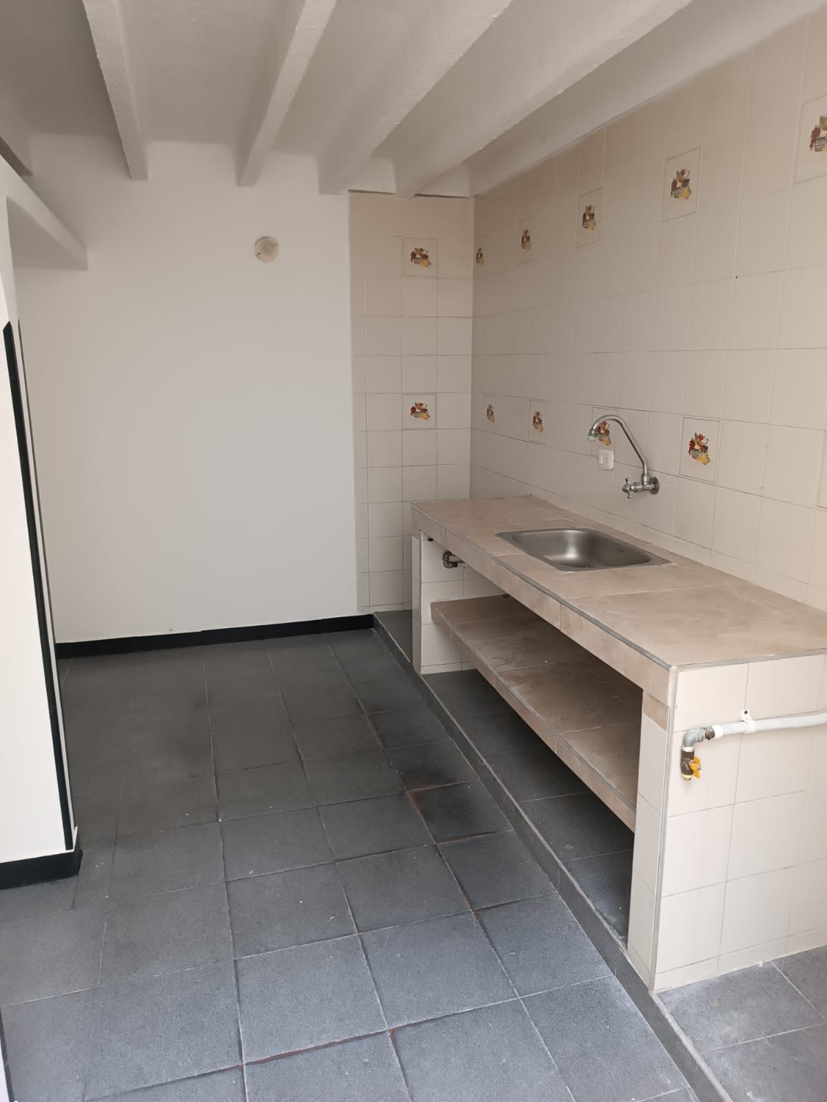 Venta de casa esquinera en Urbanización Castilla Real Uno, Girón