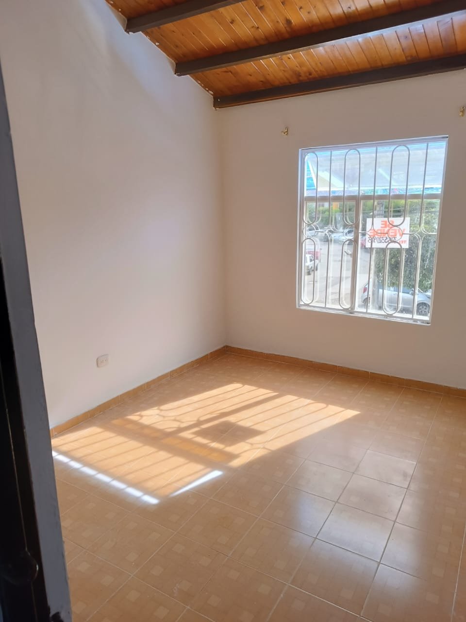 Venta de casa esquinera en Urbanización Castilla Real Uno, Girón