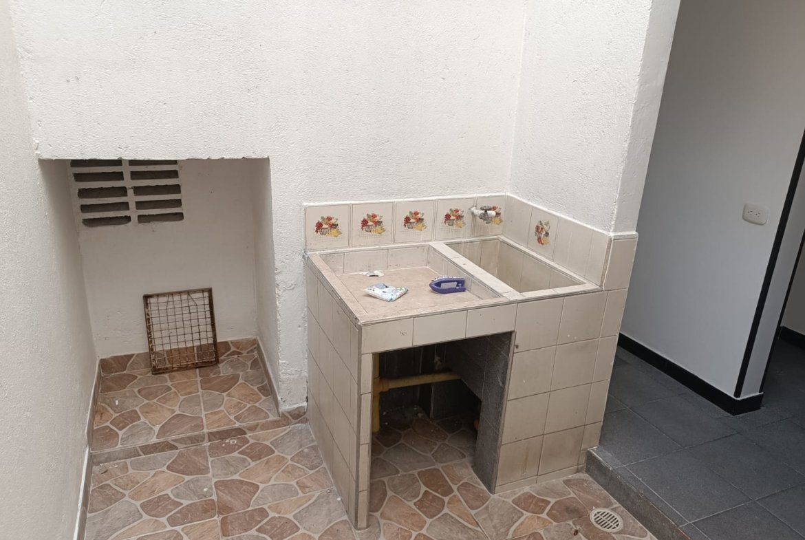 Venta de casa esquinera en Urbanización Castilla Real Uno, Girón