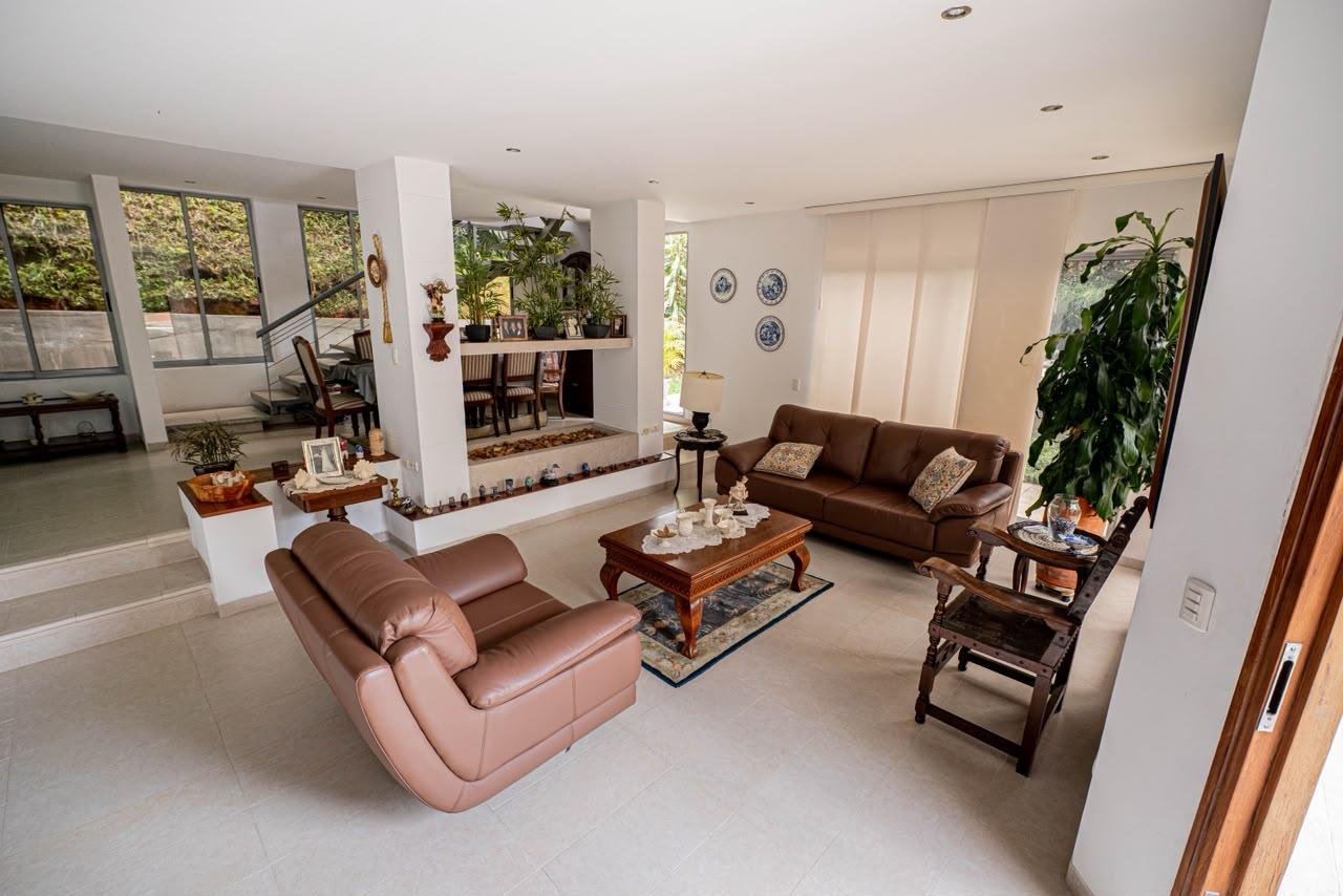 CASA EN VENTA EN COLINAS DE SAN REMO SABANETA