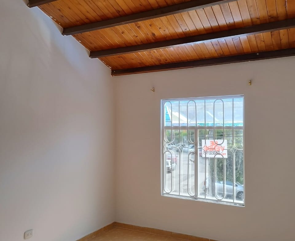 Venta de casa esquinera en Urbanización Castilla Real Uno, Girón