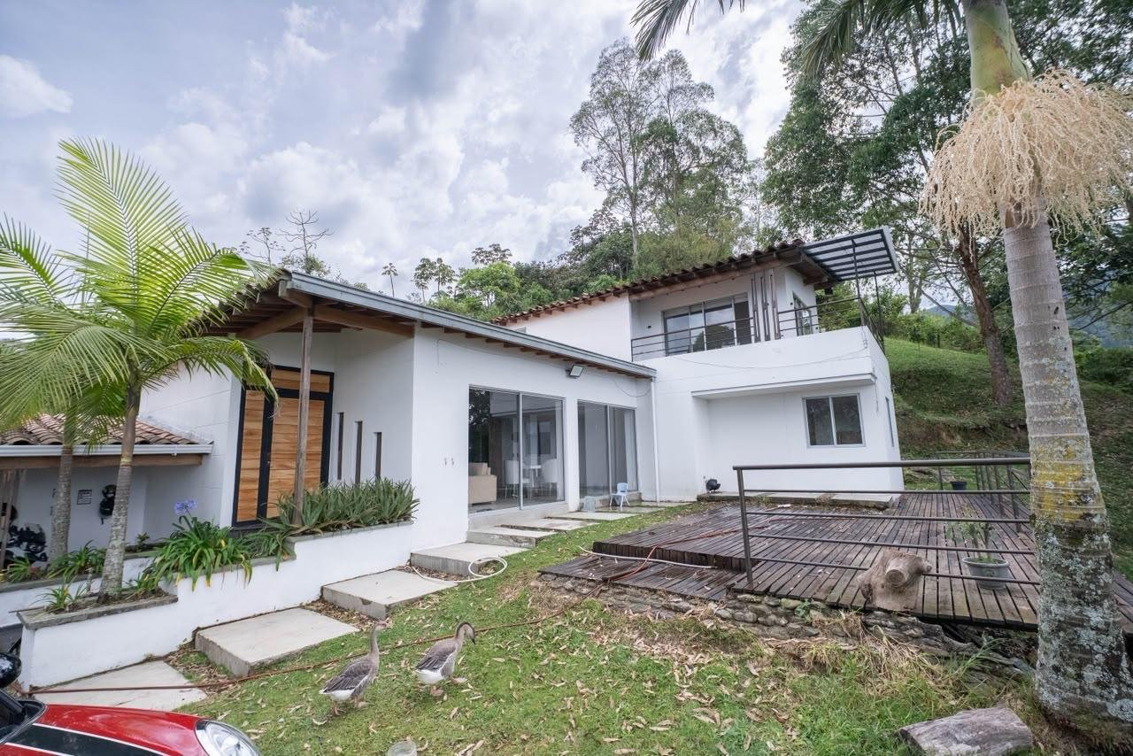 214465-271286-1353345393068197 Casa campestre de lujo en venta en La Estrella, Antioquia