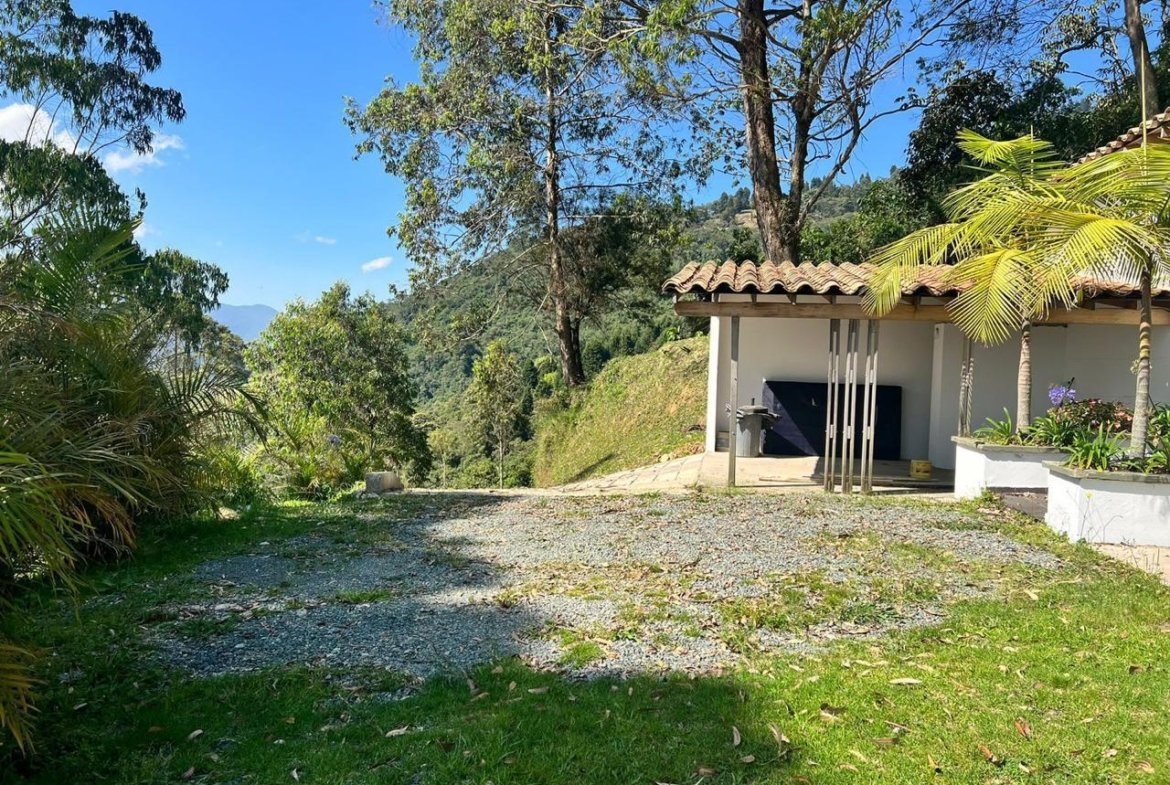 Casa campestre de lujo en venta en La Estrella, Antioquia
