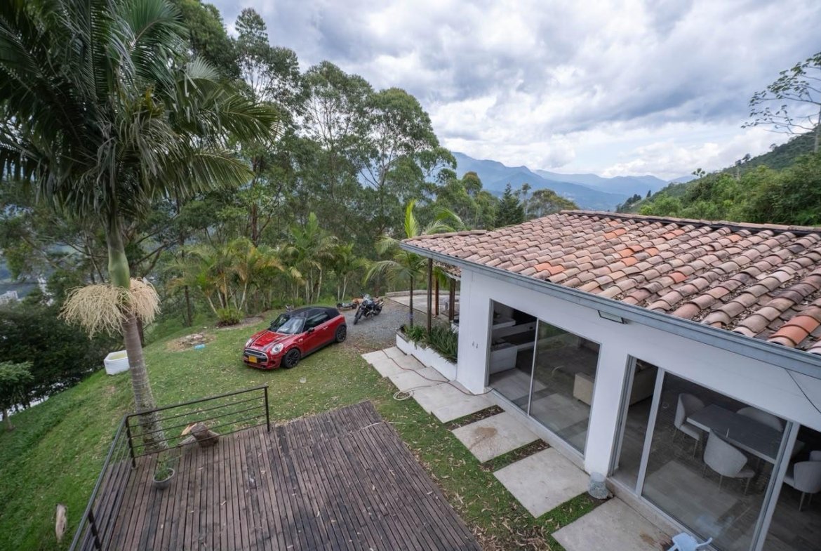 Casa campestre de lujo en venta en La Estrella, Antioquia