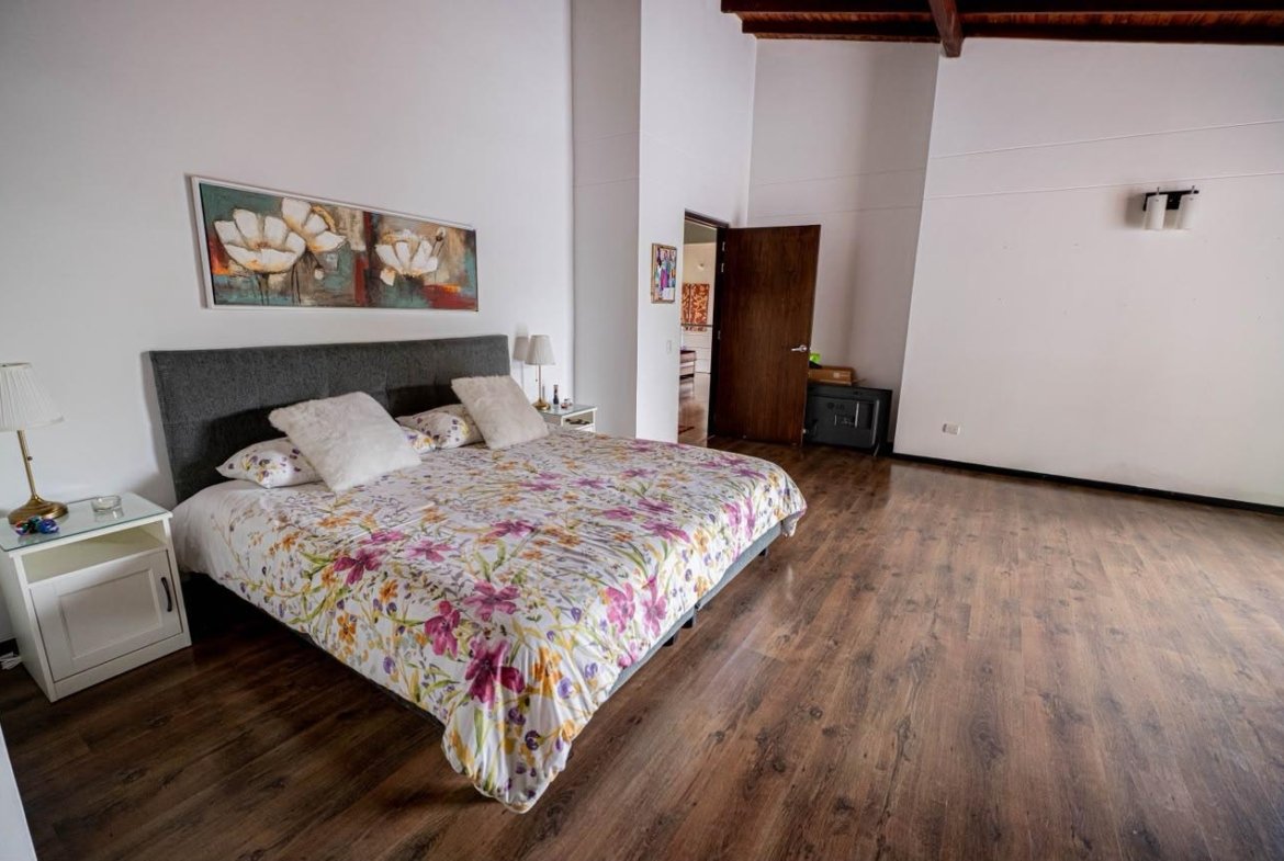 CASA EN VENTA EN COLINAS DE SAN REMO SABANETA