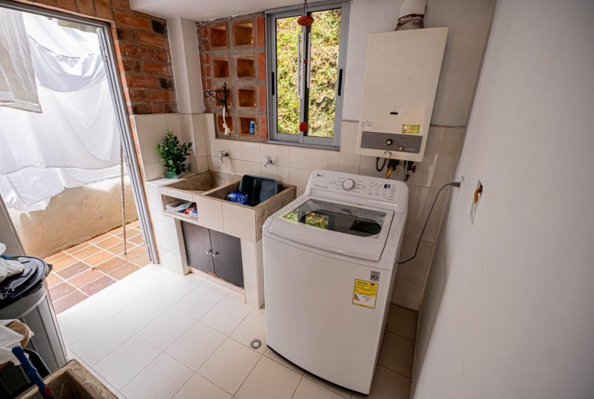 CASA EN VENTA EN COLINAS DE SAN REMO SABANETA