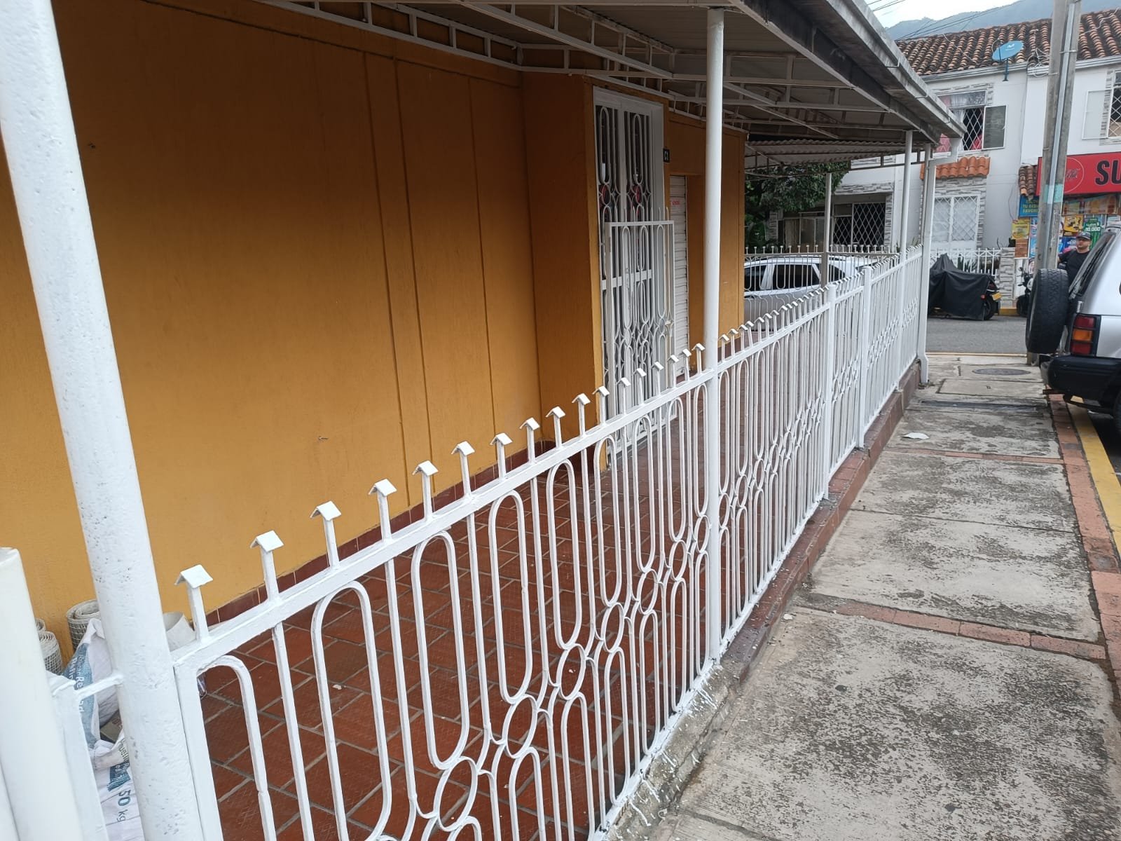 Venta de casa esquinera en Urbanización Castilla Real Uno, Girón