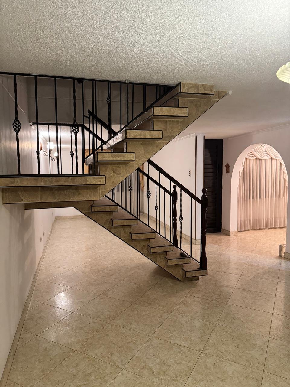 Casa en Arriendo en Los Álamos, Cali