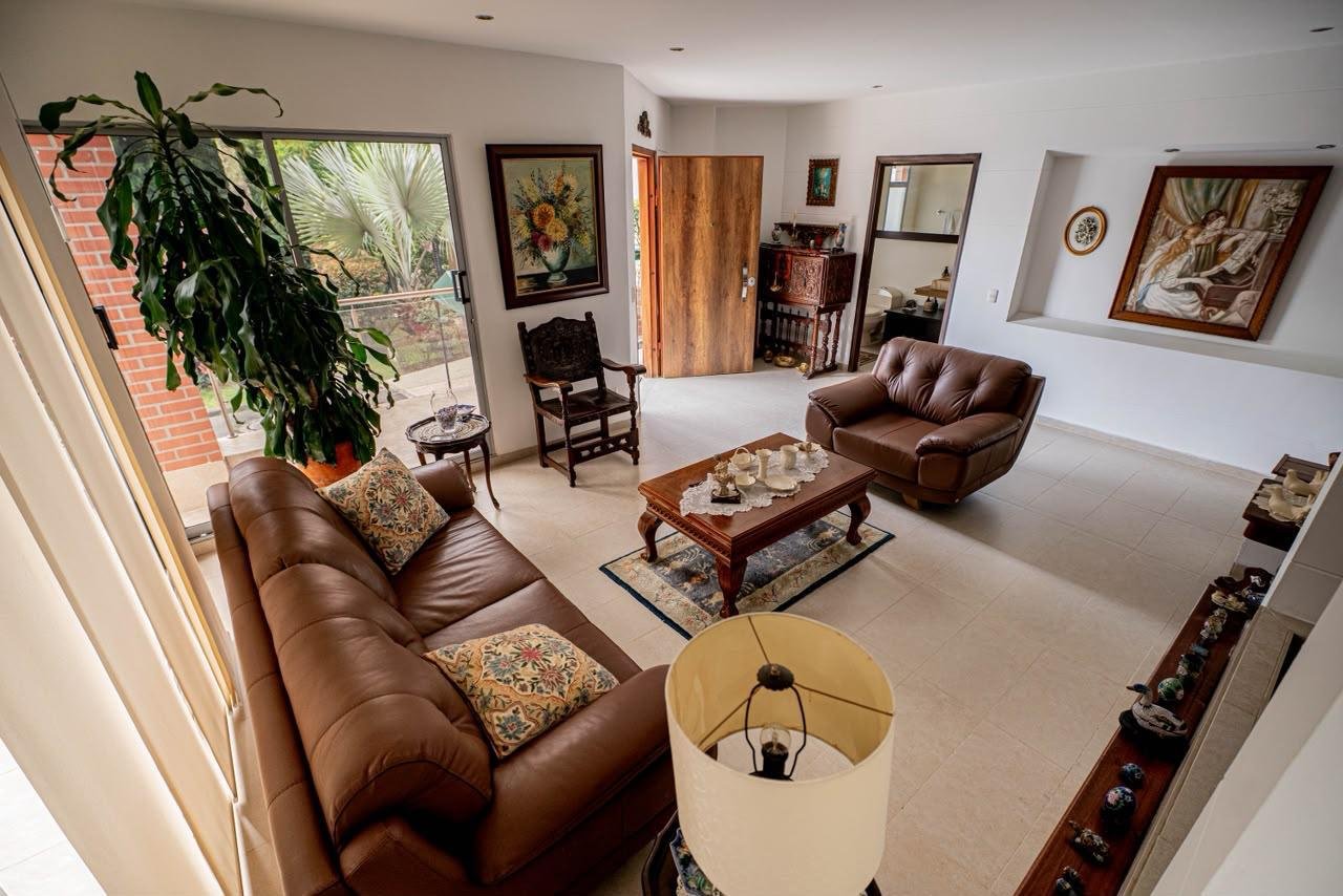 CASA EN VENTA EN COLINAS DE SAN REMO SABANETA