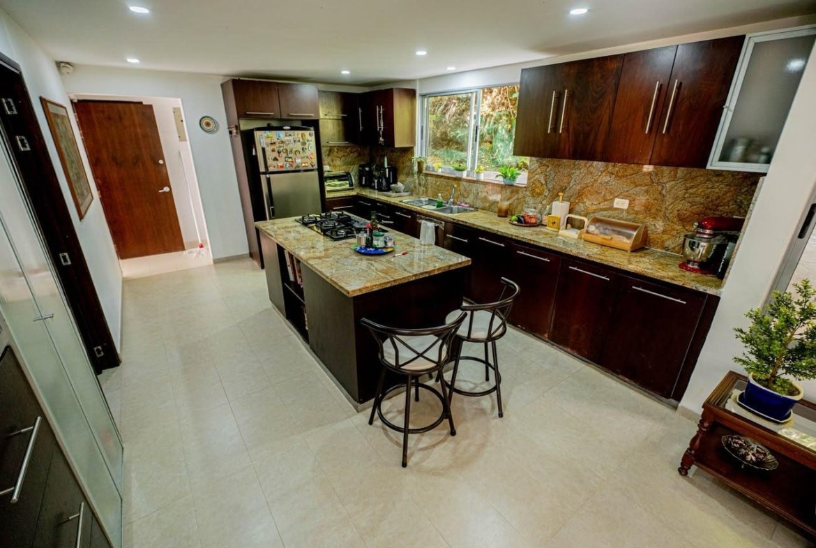 CASA EN VENTA EN COLINAS DE SAN REMO SABANETA