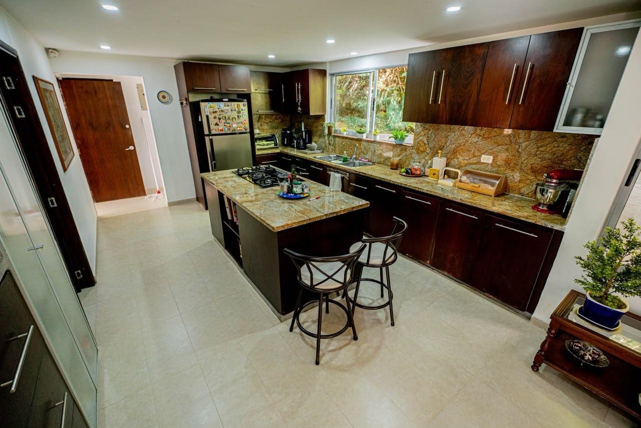 CASA EN VENTA EN COLINAS DE SAN REMO SABANETA