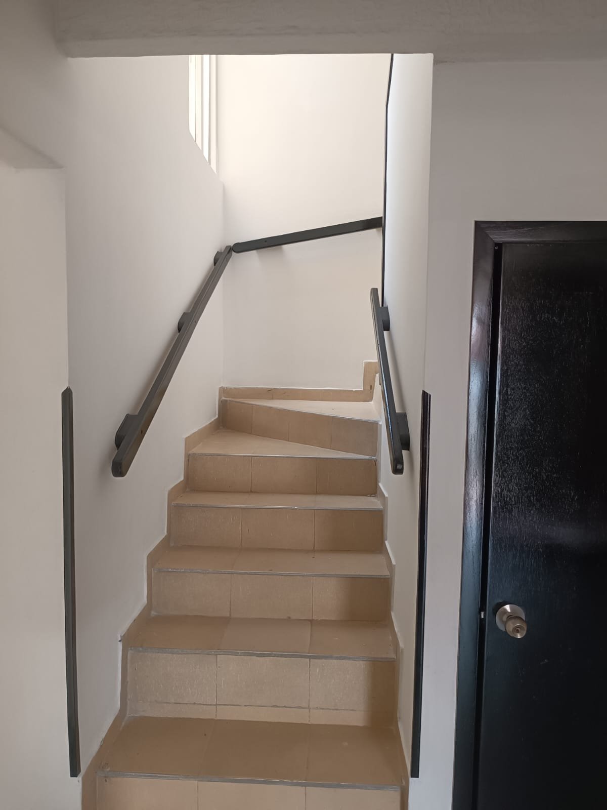 Venta de casa esquinera en Urbanización Castilla Real Uno, Girón