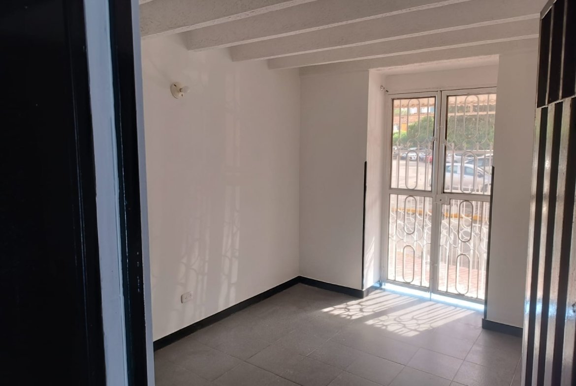 Venta de casa esquinera en Urbanización Castilla Real Uno, Girón