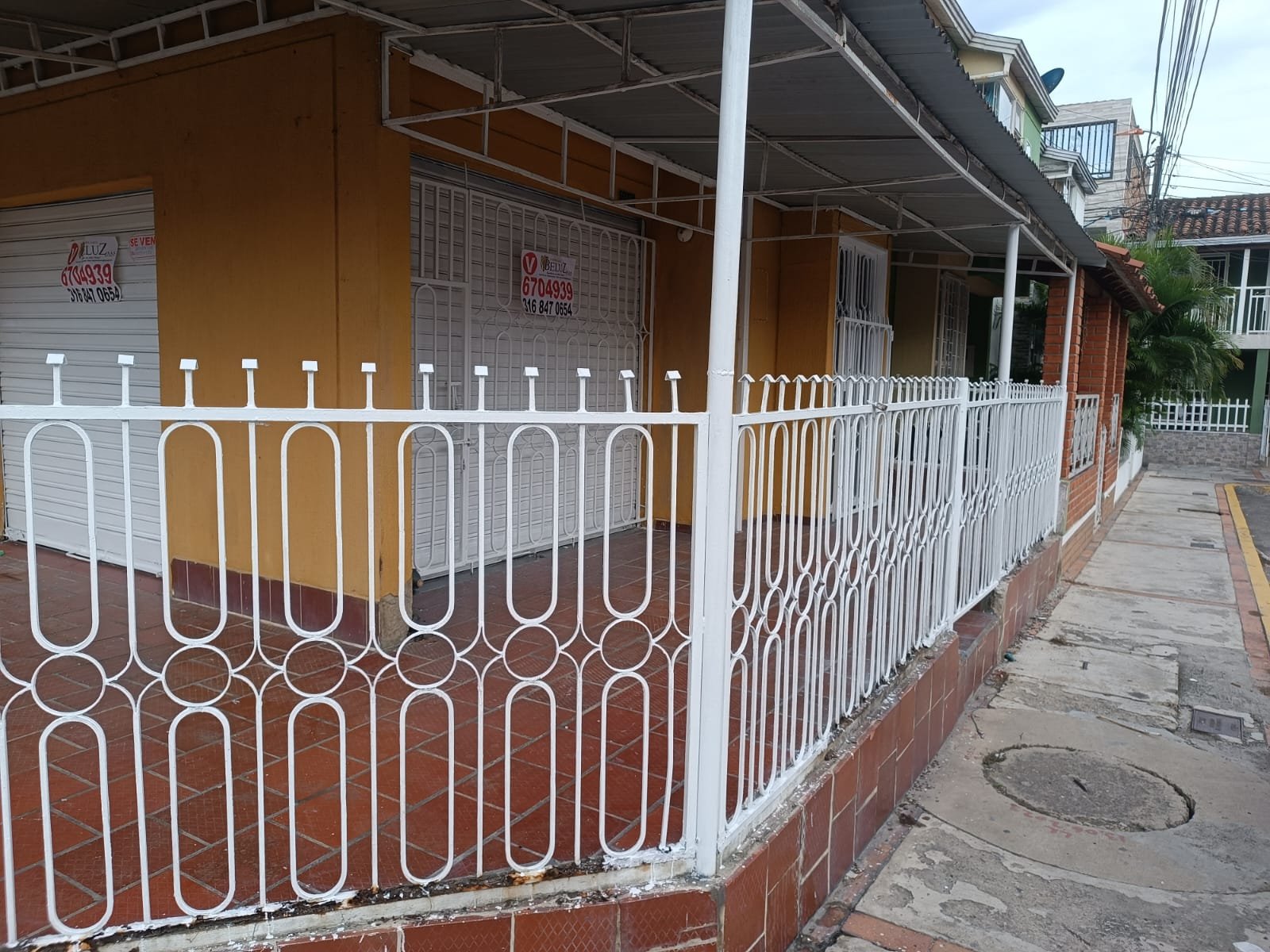 Venta de casa esquinera en Urbanización Castilla Real Uno, Girón