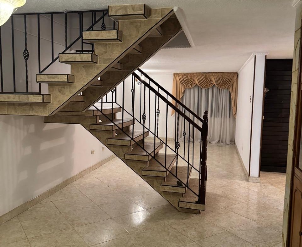 Casa en Arriendo en Los Álamos, Cali