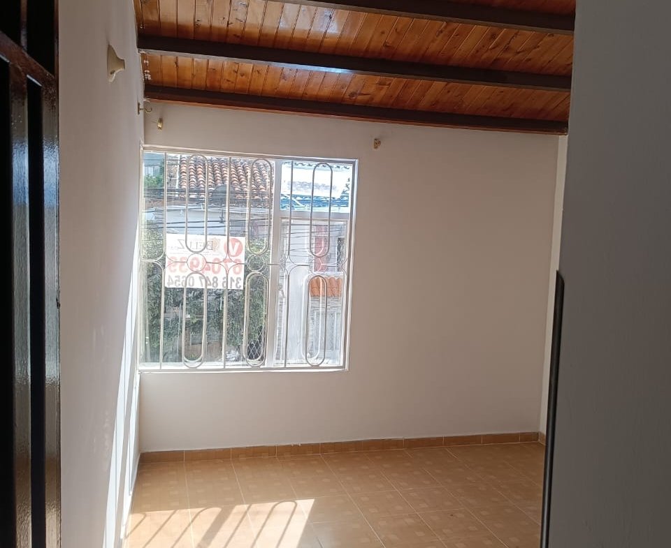 Venta de casa esquinera en Urbanización Castilla Real Uno, Girón