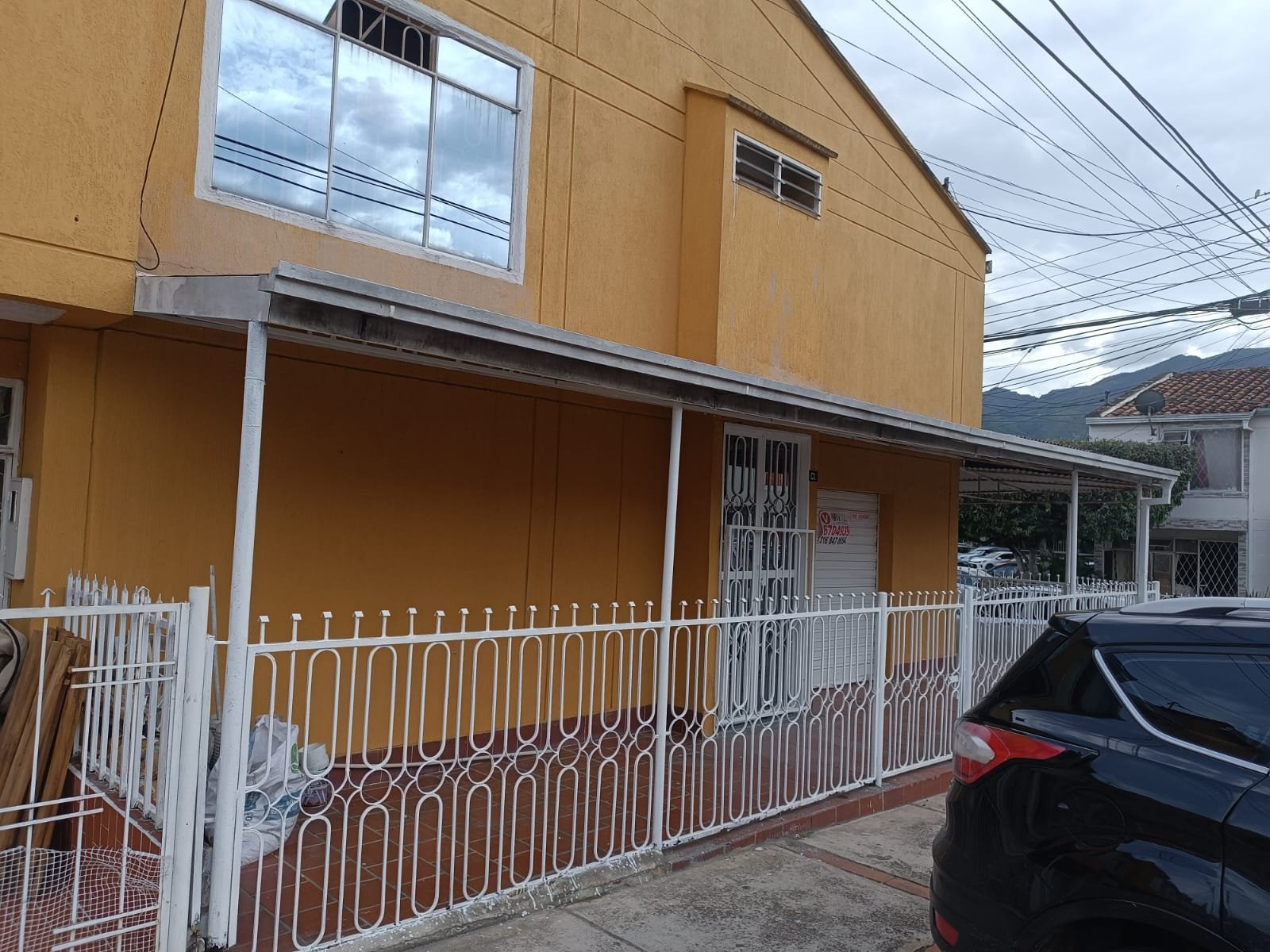 Venta de casa esquinera en Urbanización Castilla Real Uno, Girón
