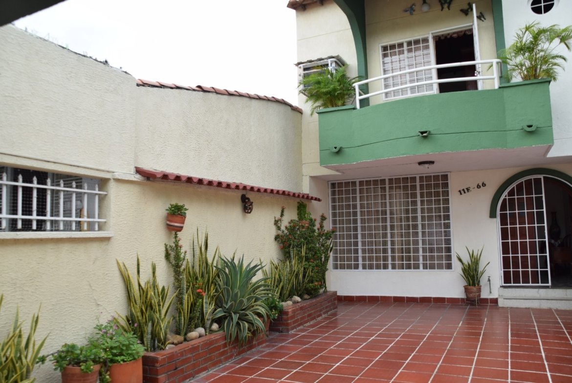 Arriendo Casa en Quinta Oriental Cúcuta 3 Habitaciones, 3 Baños y Garaje