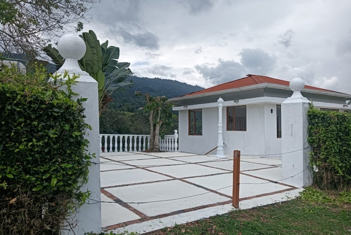 Casa Campestre en Venta en Silvania, Cundinamarca