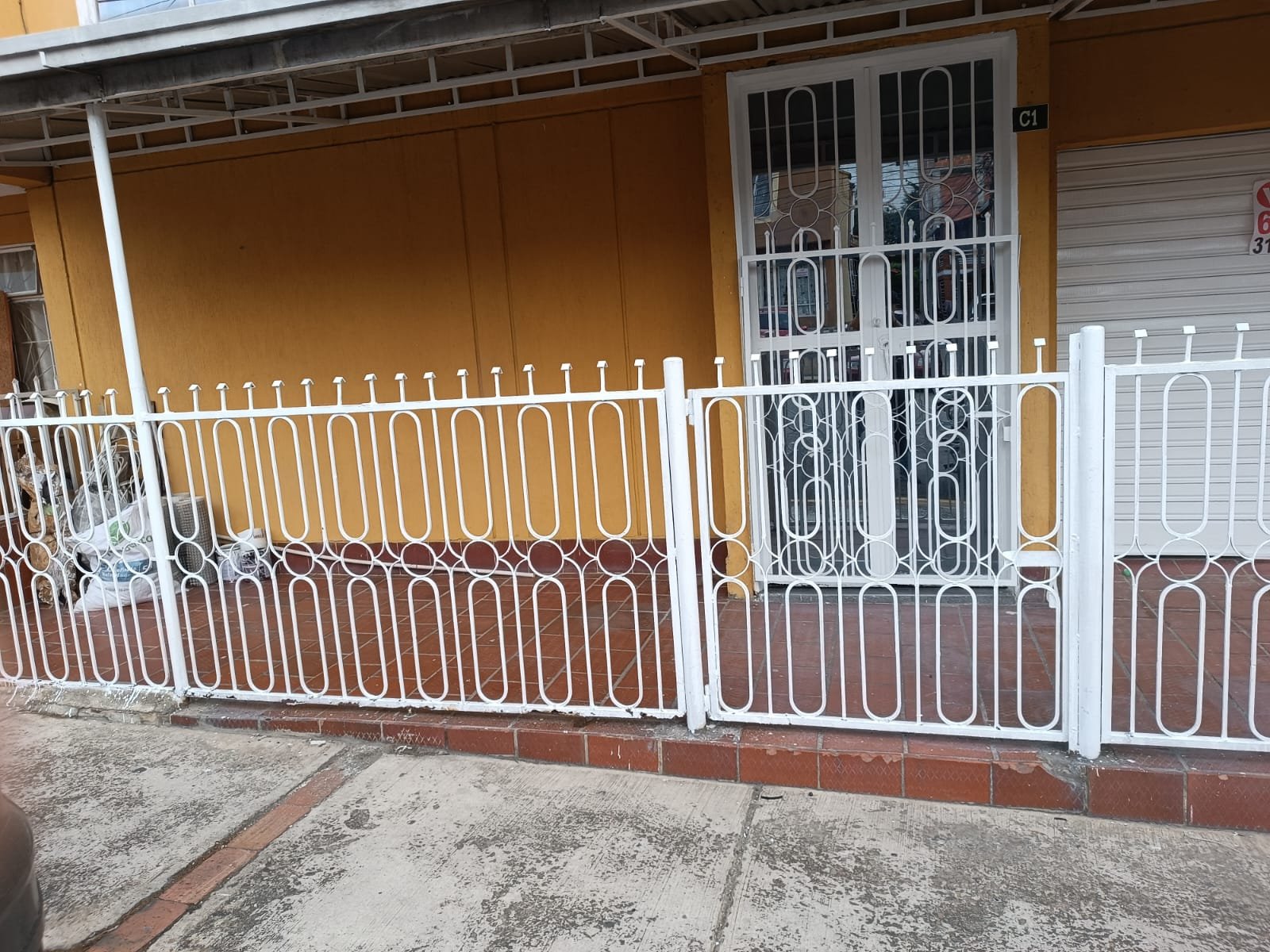 Venta de casa esquinera en Urbanización Castilla Real Uno, Girón