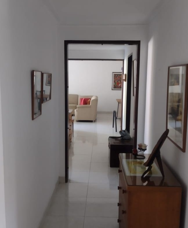 Apartamento en venta en Conquistadores, Medellín – 155 m² reformado con balcón