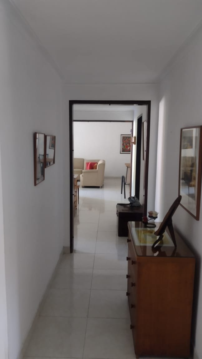 Apartamento en venta en Conquistadores, Medellín – 155 m² reformado con balcón
