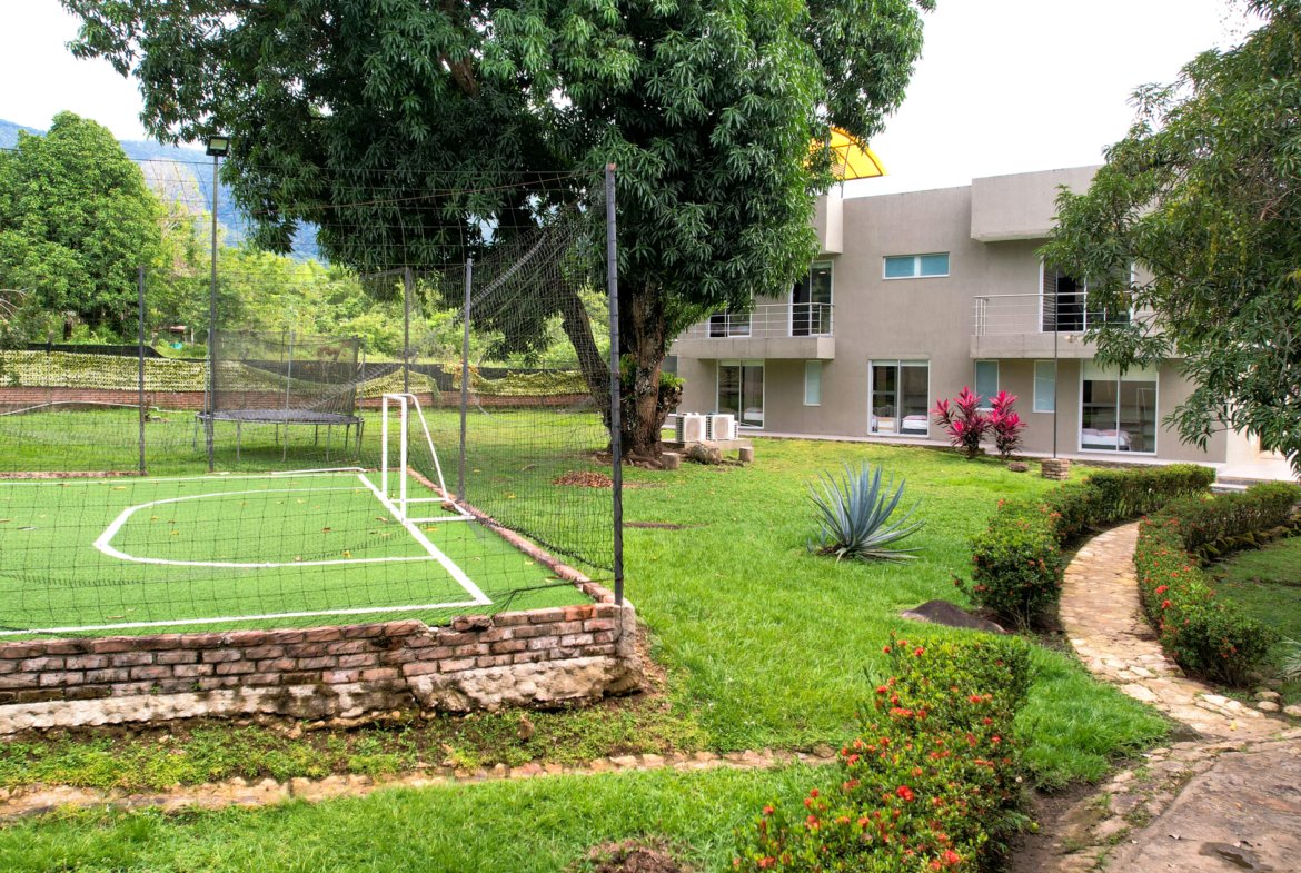 Finca en Venta en Melgar de 15.000 m² con Piscina, 4 Cabañas y Excelente Potencial Turístico