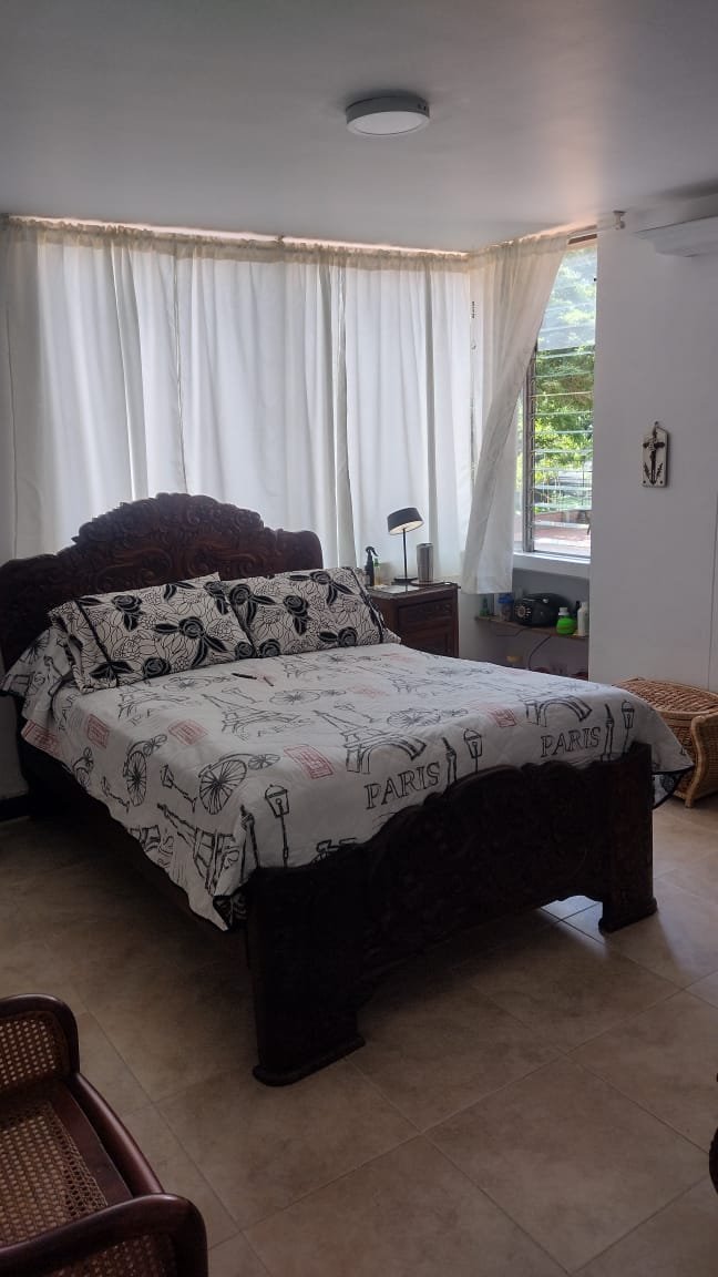 Apartamento en venta en Conquistadores, Medellín – 155 m² reformado con balcón