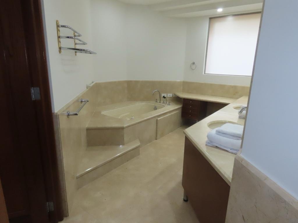 Arriendo apartamento de lujo en La Cabrera, Bogotá