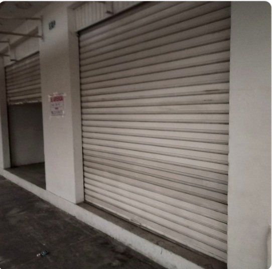 Propiedad de tres sobre la Avenida Simón Bolívar, barrio La Gran Colombia.