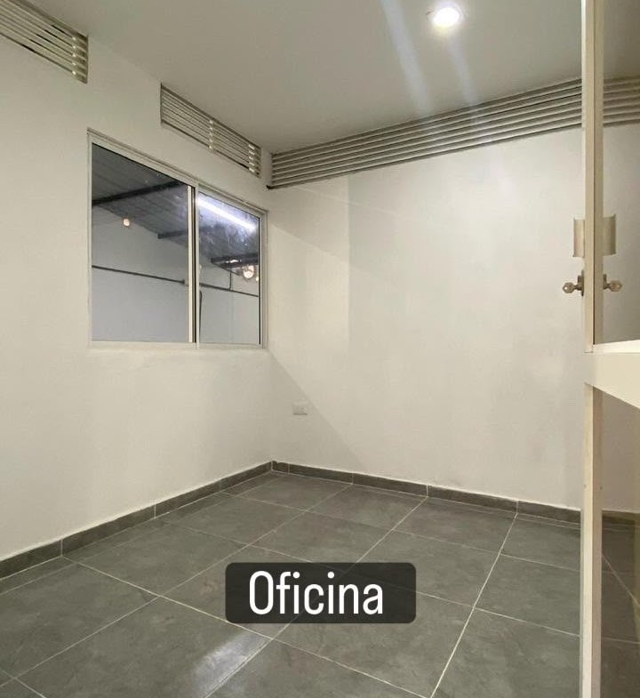 Venta Propiedad con Bodega Industrial y 2 Apartamentos en Bucaramanga Barrio Dangond