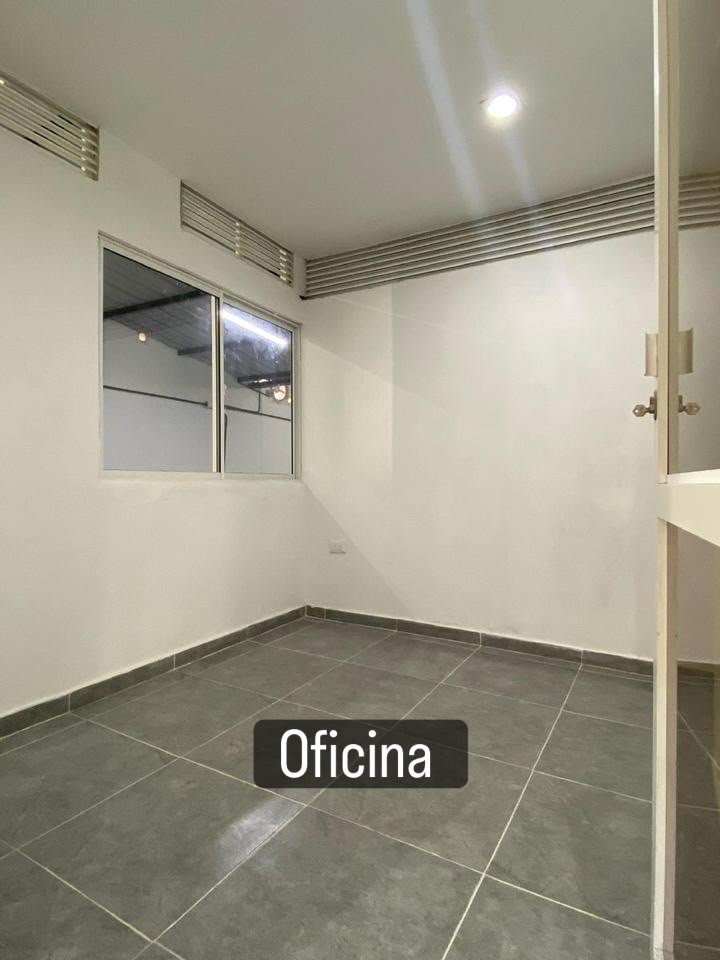 70f644cd-ad40-4691-a4b6-c2dd26f10b0a Venta Propiedad con Bodega Industrial y 2 Apartamentos en Bucaramanga Barrio Dangond
