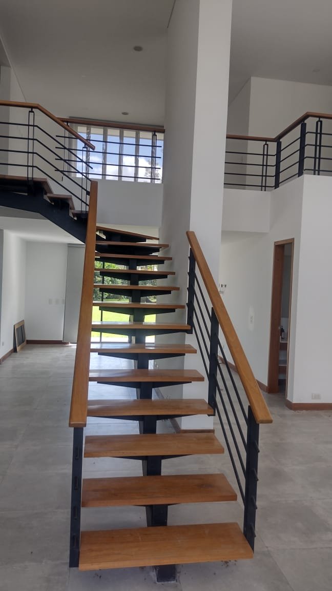 Casa finca de lujo en vía San Antonio de Pereira hacia La Ceja
