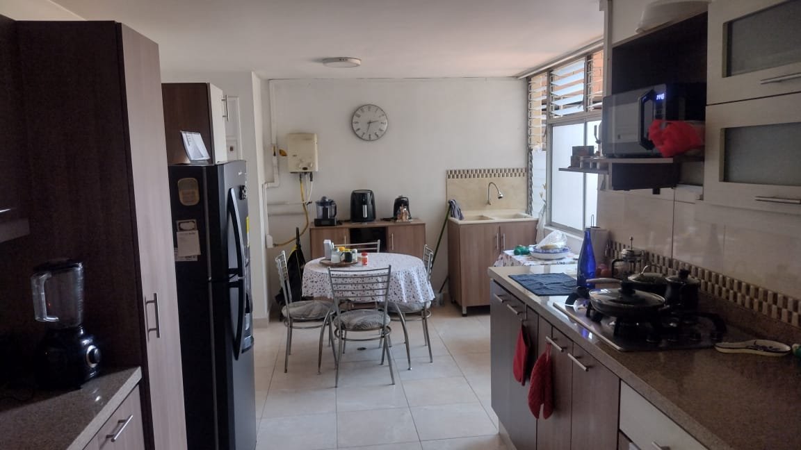 Apartamento en venta en Conquistadores, Medellín – 155 m² reformado con balcón