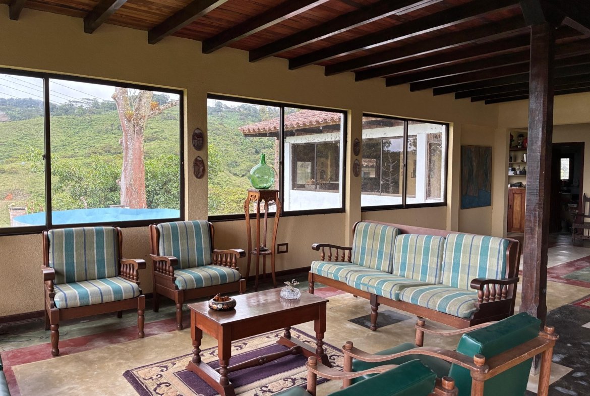 Arriendo Finca en Calima con vista al Lago