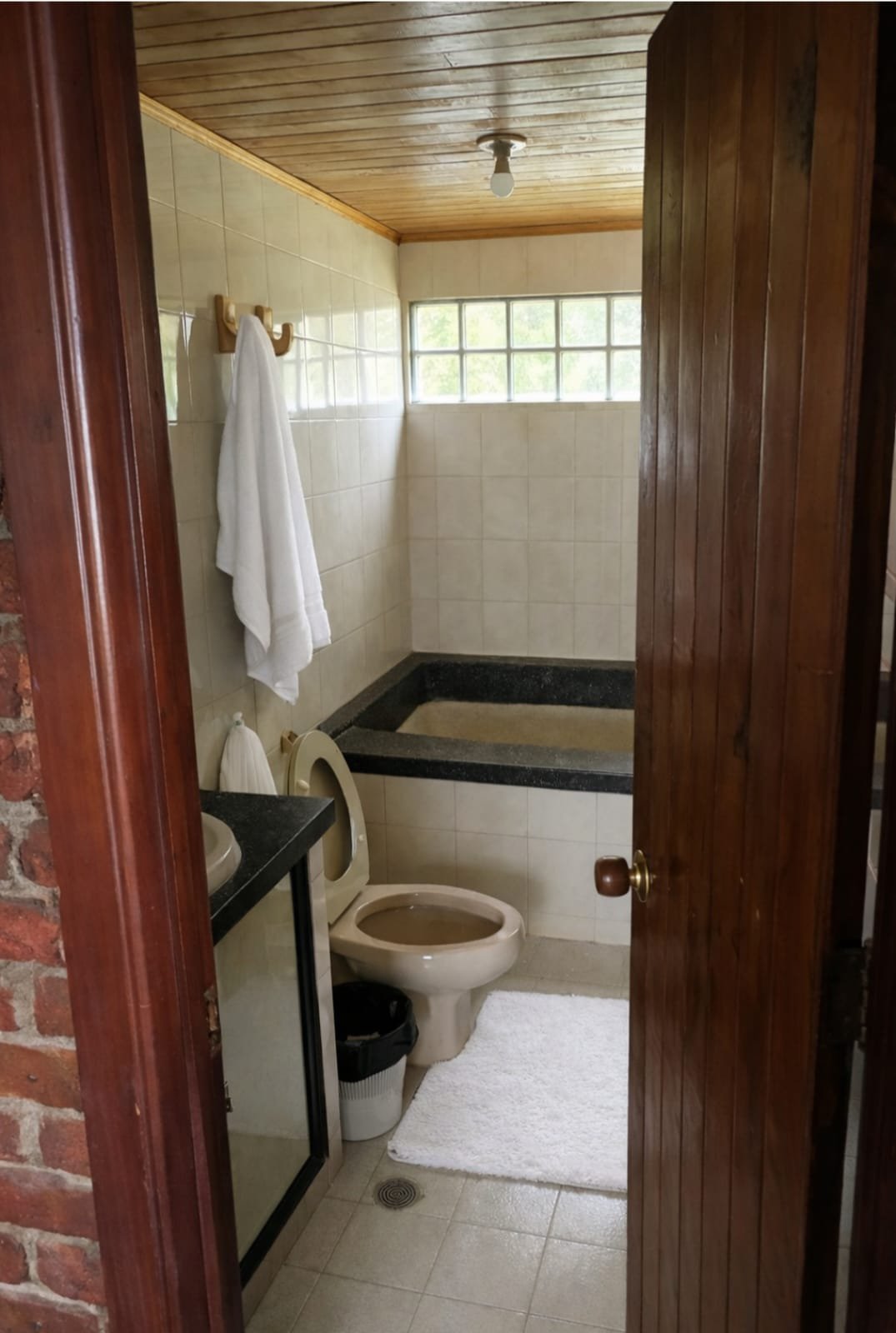 WhatsApp Image 2026-07-16 at 1.23.11 PM Arriendo Finca en Calima con vista al Lago