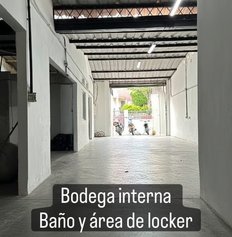 Venta Propiedad con Bodega Industrial y 2 Apartamentos en Bucaramanga Barrio Dangond