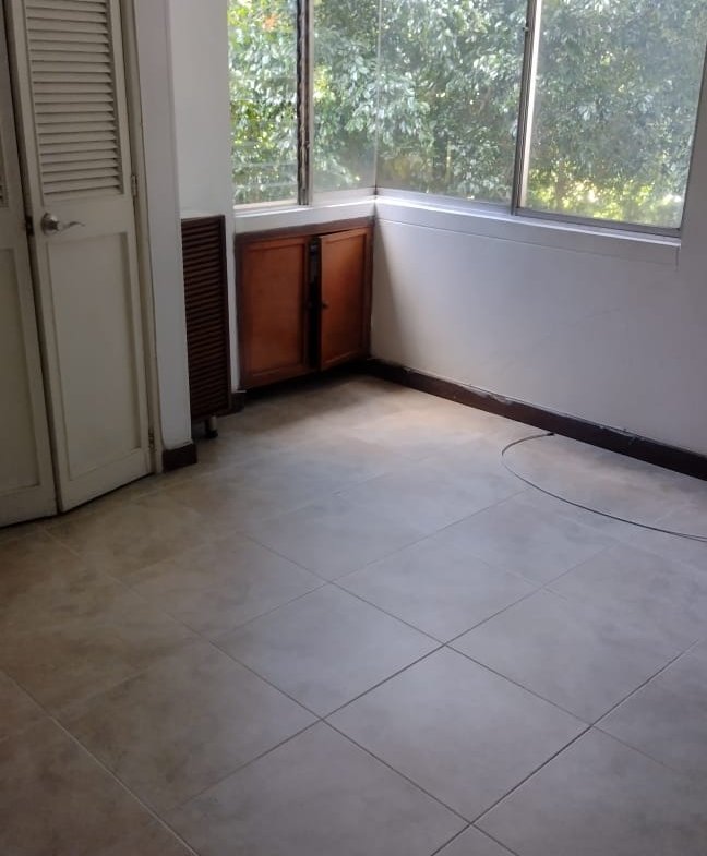 Apartamento en venta en Conquistadores, Medellín – 155 m² reformado con balcón