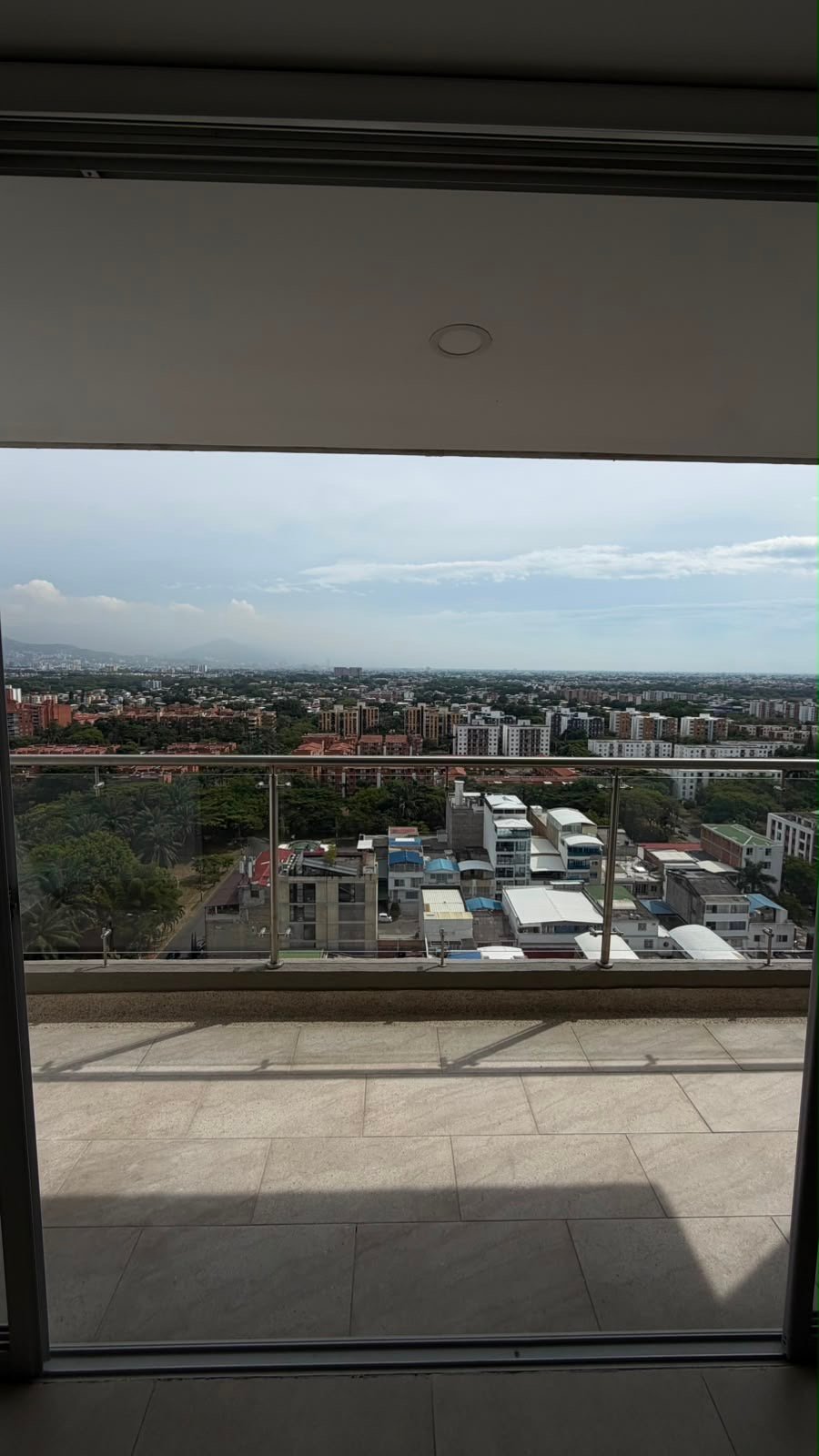b4e7fe07-5d7a-40e7-a984-dae570a33998 Arrienda Penthouse duplex valle del lili