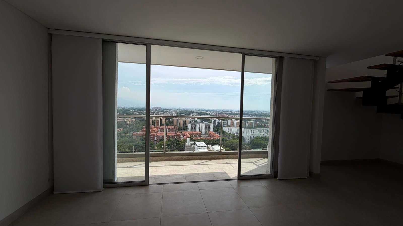 b6609497-a34f-4b44-9282-a2ebf34475a9 Arrienda Penthouse duplex valle del lili