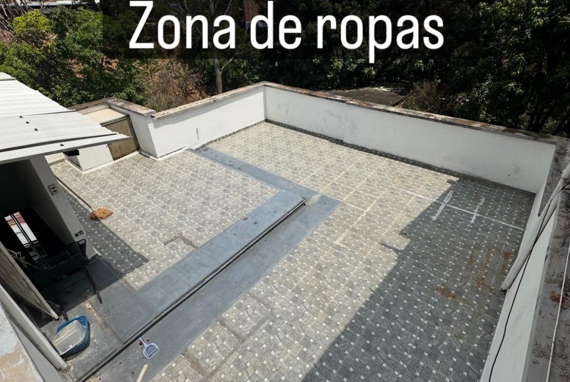 Venta Propiedad con Bodega Industrial y 2 Apartamentos en Bucaramanga Barrio Dangond