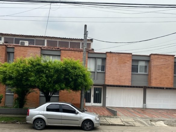 APARTAMENTO PRADOS DEL NORTE CALI
