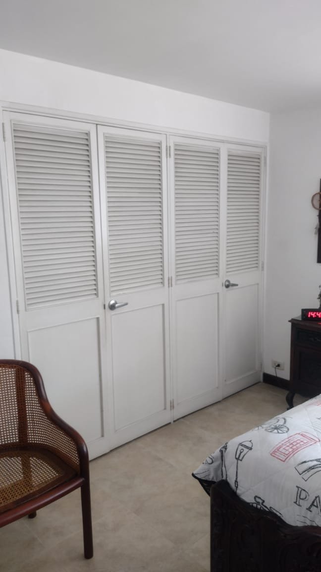 Apartamento en venta en Conquistadores, Medellín – 155 m² reformado con balcón