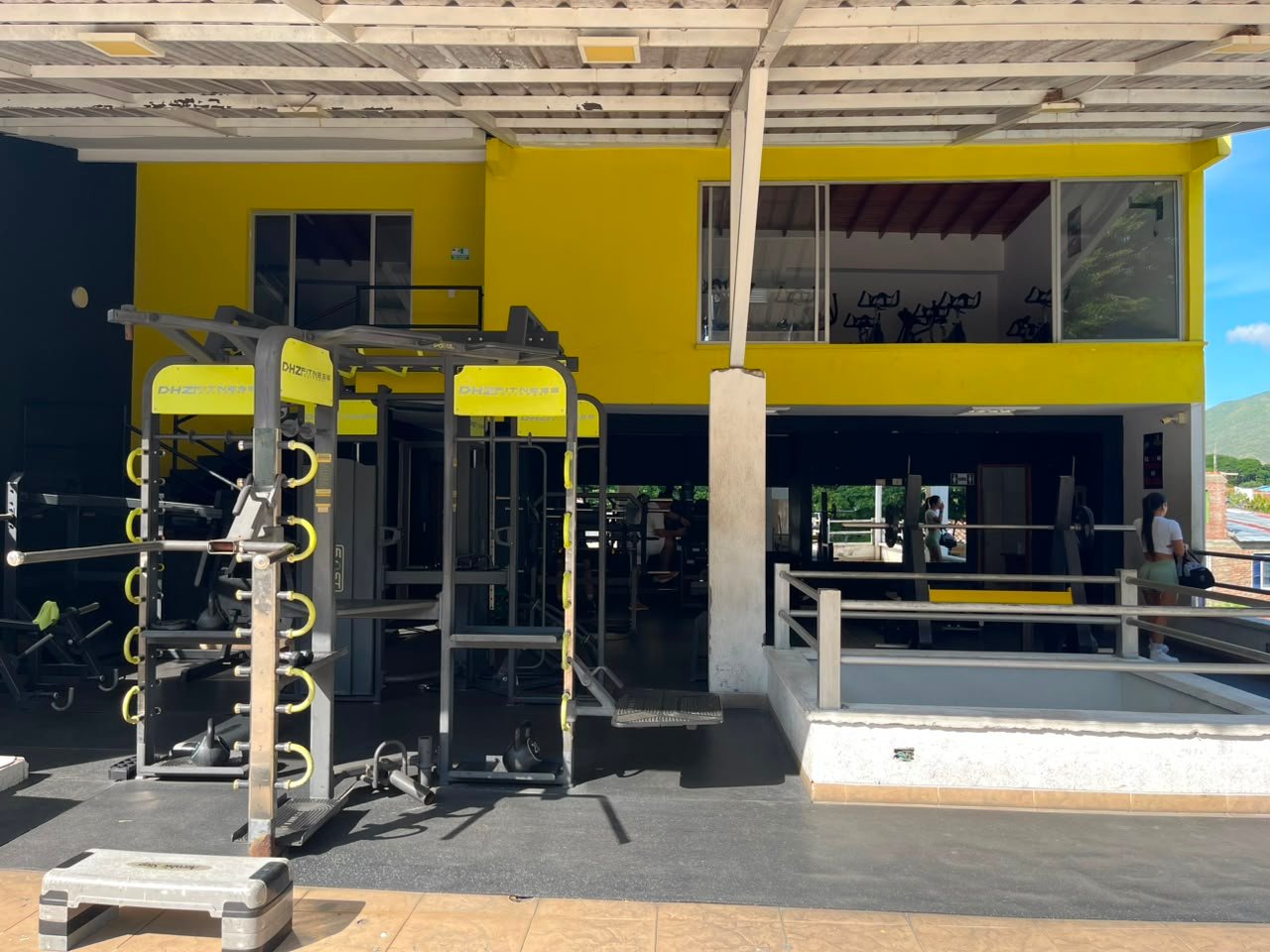 d66cc7ae-6238-4273-a9a1-bf843aa5d863 Venta Propiedad Comercial en Roldanillo, Valle del Cauca – 628,75 m² Construidos